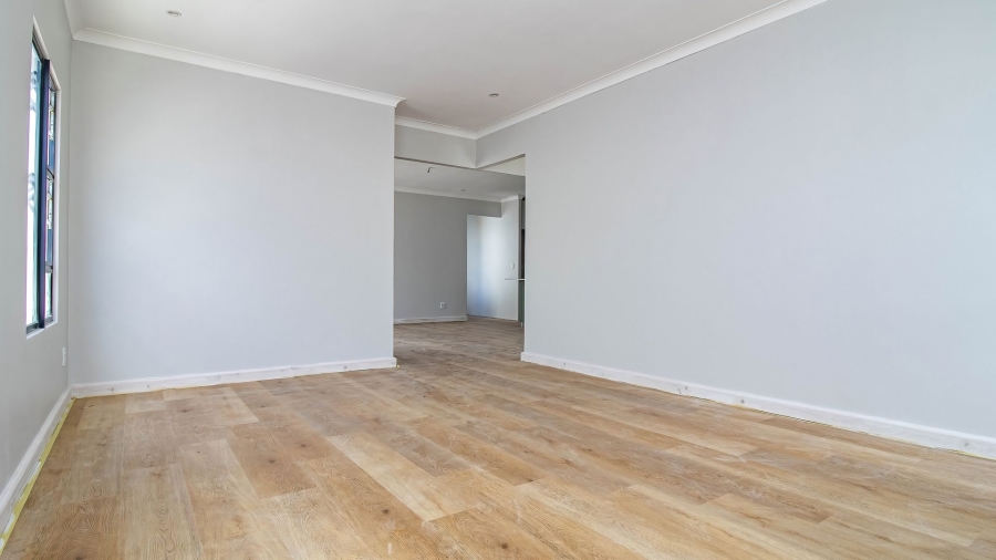 3 Bedroom Property for Sale in Sandbaai Western Cape